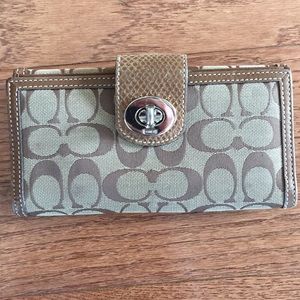Coach wallet